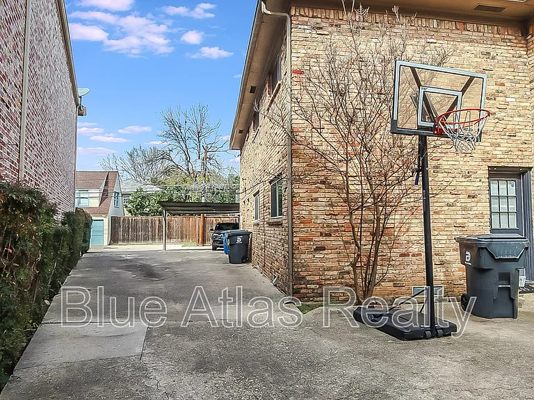 3903 Hawthorne Ave #201 — Photo 12