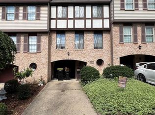 102 Sonnybrook Ct, Bethel Park, PA 15102