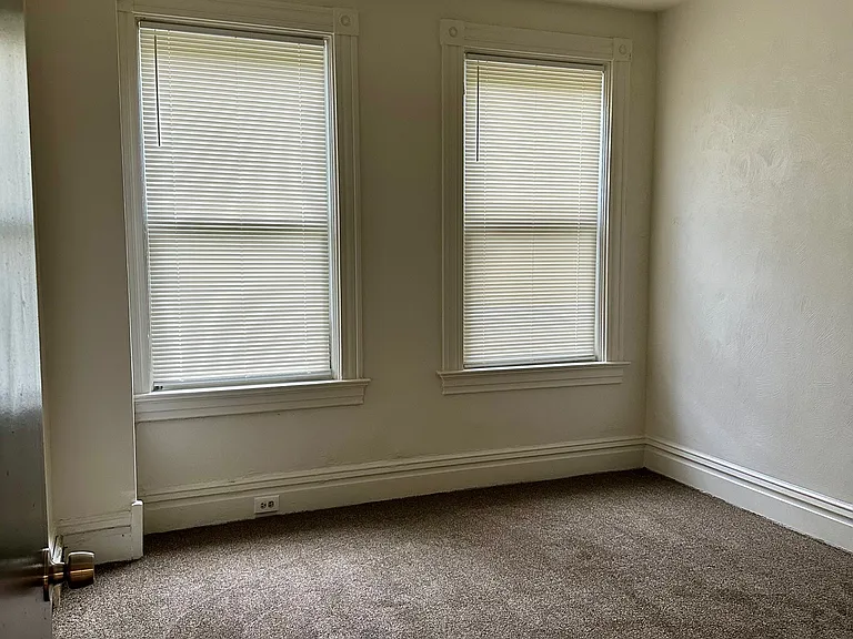 674 Middle Ave — Photo 6