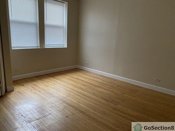 3rd image of 132 N Leamington Ave #3N