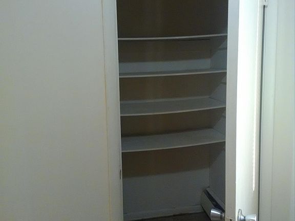 5th image of 900 Emerson St #1