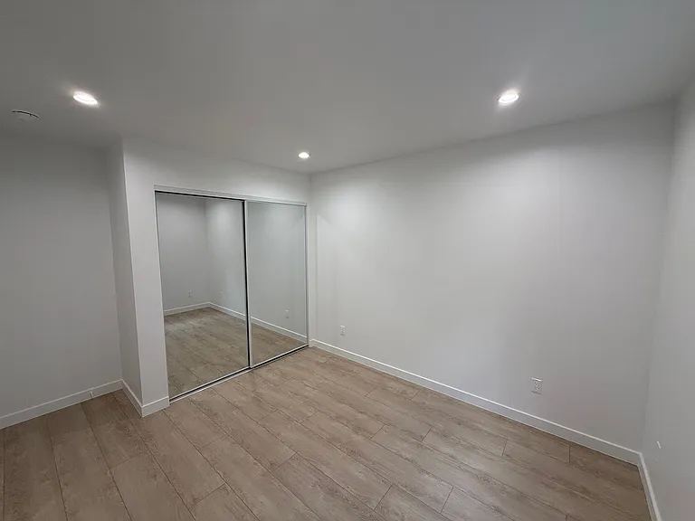 16918 Bassett St — Photo 12