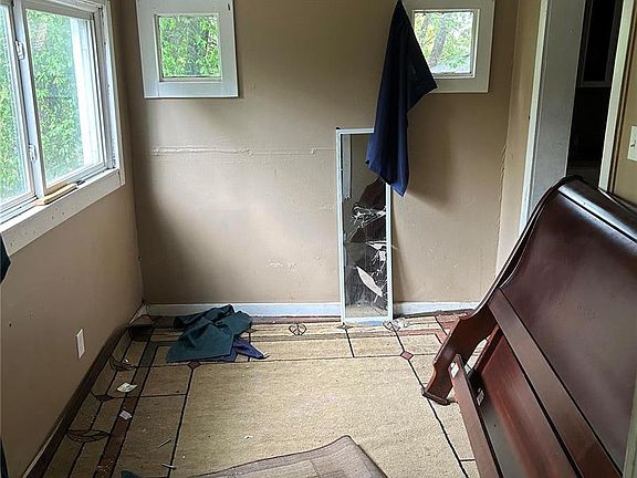4th image of 5605 Hamilton Ave