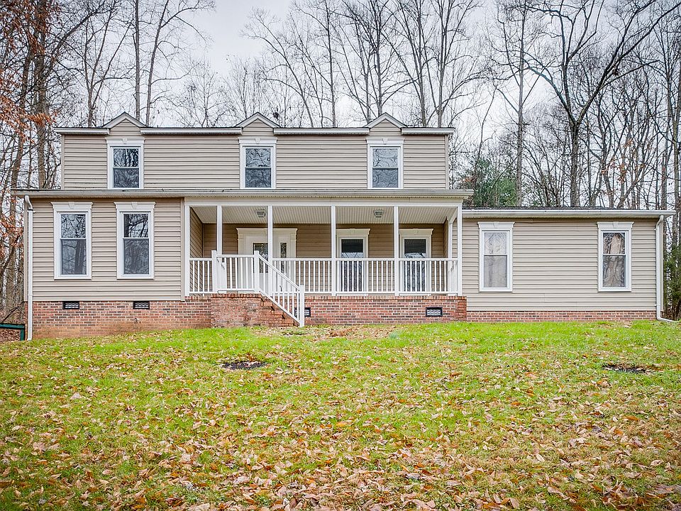 1st image of 215 Sasanoa Ct