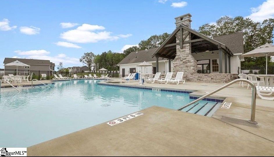 1st image of 412 Scarlet Leaf Ln