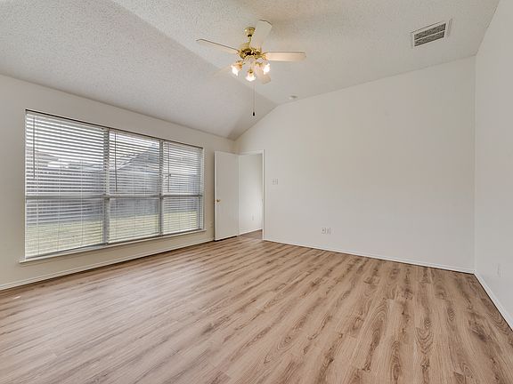 5th image of 512 Asbury Dr