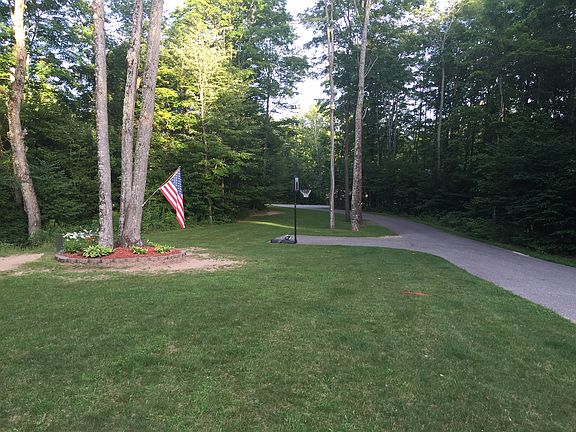 3rd image of 22999 Maple Dr