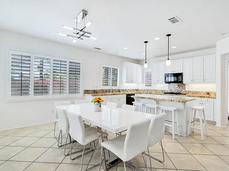 43073 Traccia Way — Photo 17