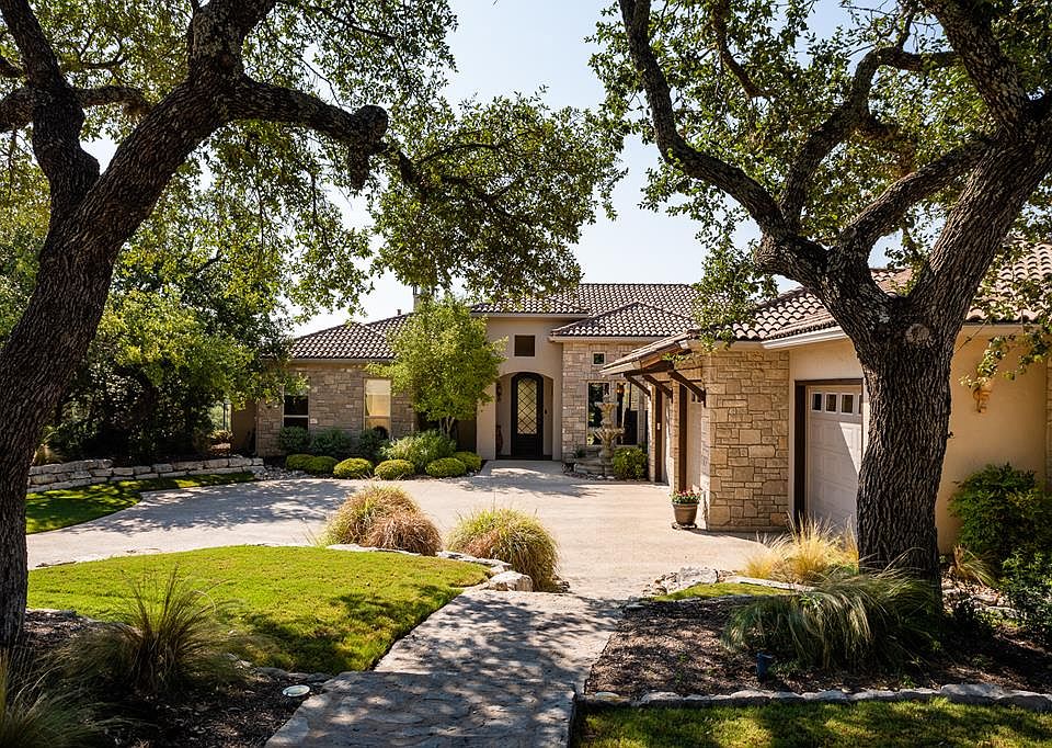 1st image of 3552 La Cumbre Dr