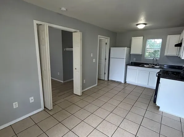 1414 South Powell St. Apts. Springdale, 1414 Powell St #663613220, Springdale, AR 72764