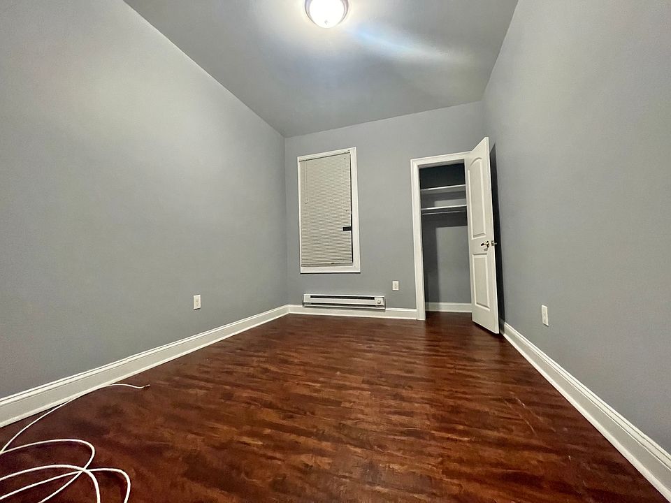 2nd image of 520 25th St #2E