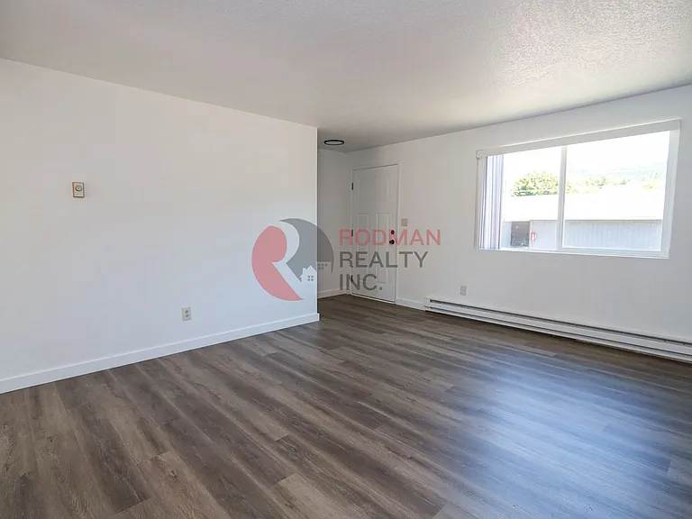 890 Dougherty Dr NE — Photo 10