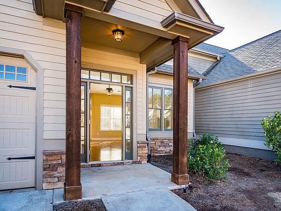 4th image of 237 Highland Village Ln