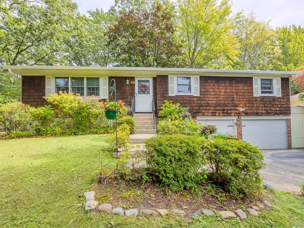 43 Flowerfield Road, Sound Beach, NY 11789