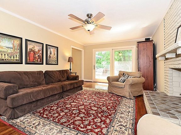 Large Living Room With New Doors To Deck