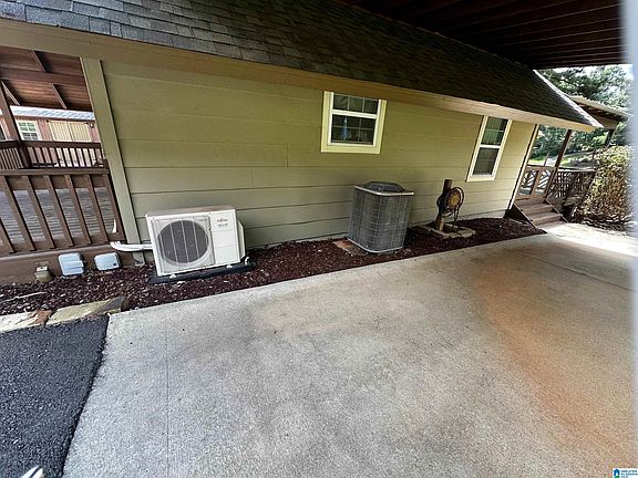 3rd image of 20 Island Lake Ln