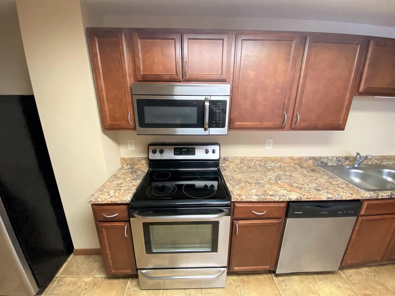214 S Kline St - Roosevelt Apts - 22 — Photo 3