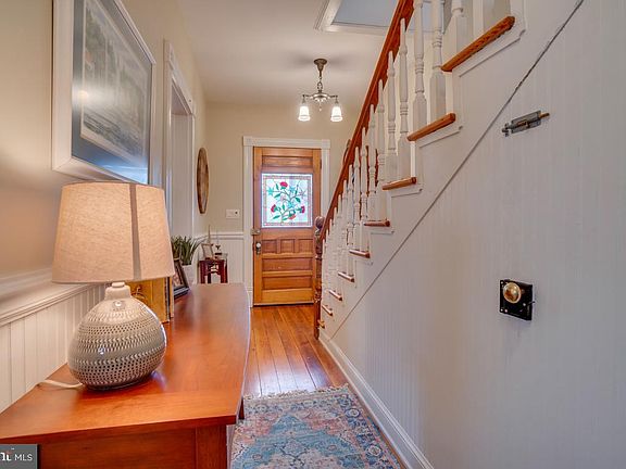 4th image of 1403 Caroline St