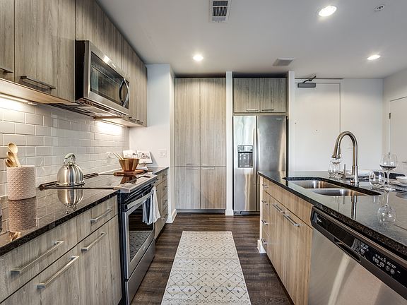 4th image of 3815 Eastside St #6022