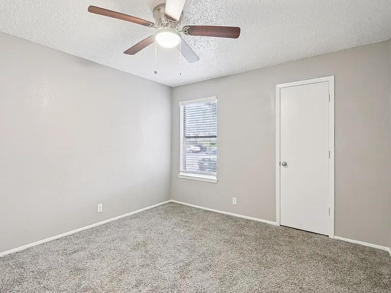 B1 - 2BD, 2BA - 920SF - Guest Bedroom
