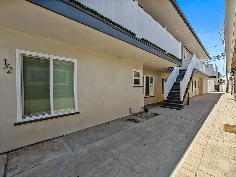 1114 W Balboa Blvd — Photo 16