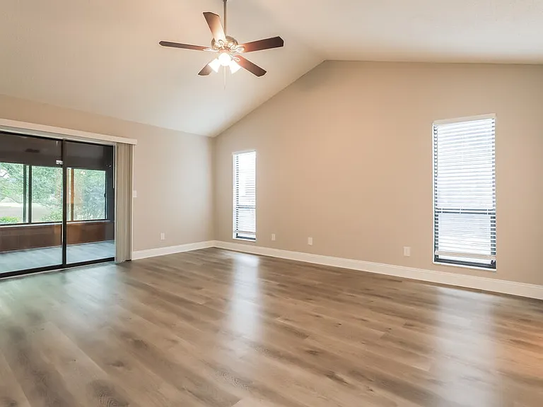 34438 Cedarfield Dr — Photo 10