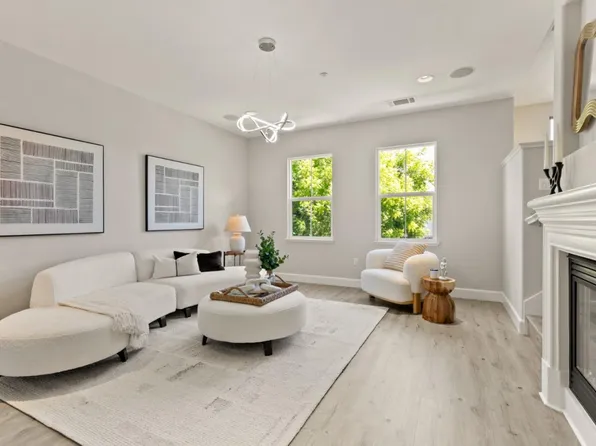 1725 Hillebrant Pl, Santa Clara, CA 95050