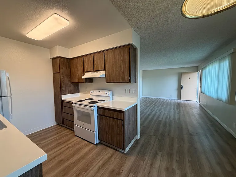 1675 Chapel Dr — Photo 27