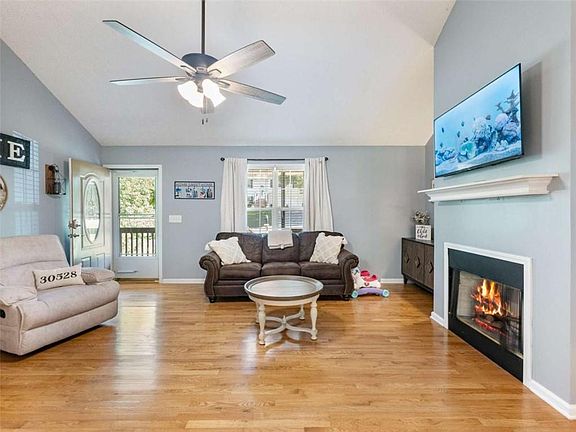 4th image of 50 Kensington Dr