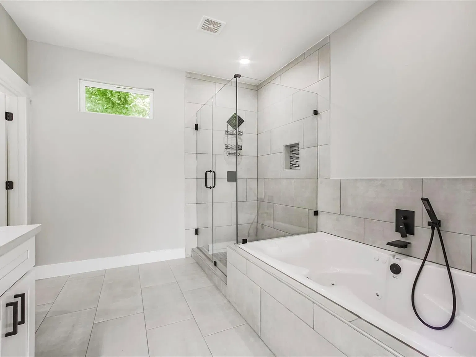 3 bed, 2.5 bath, 1589 sqft, $2,250 — Photo 4