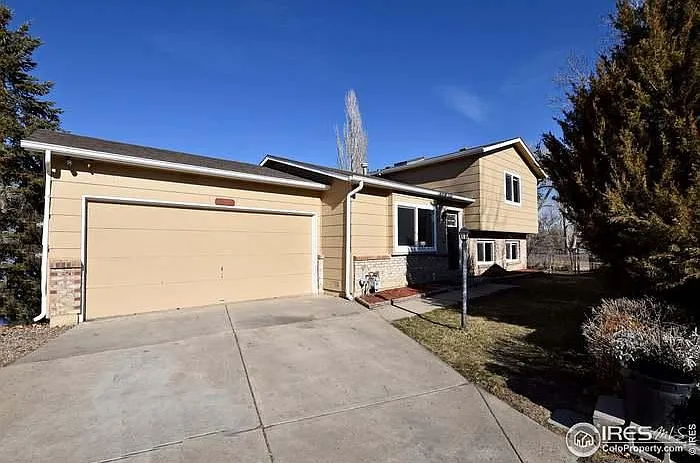 2303 Eagle Dr — Photo 1