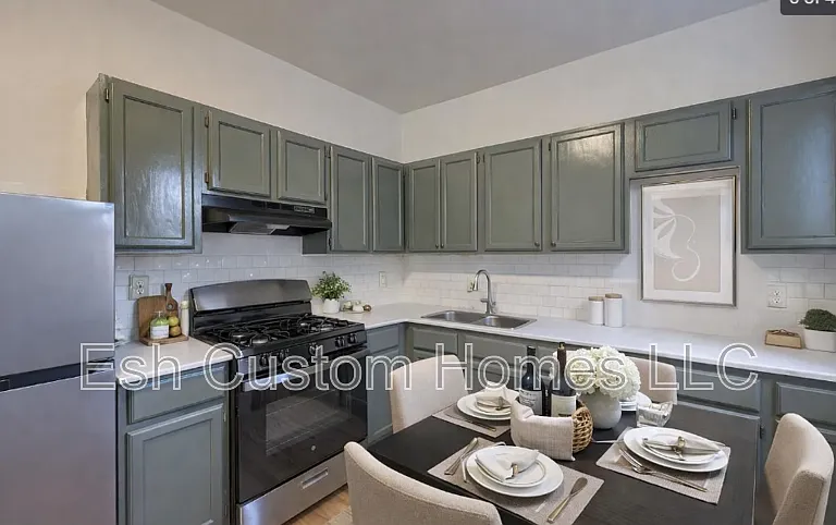 227 S Ann St — Photo 13