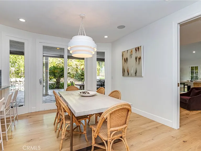 4550 Encino Ave — Photo 11