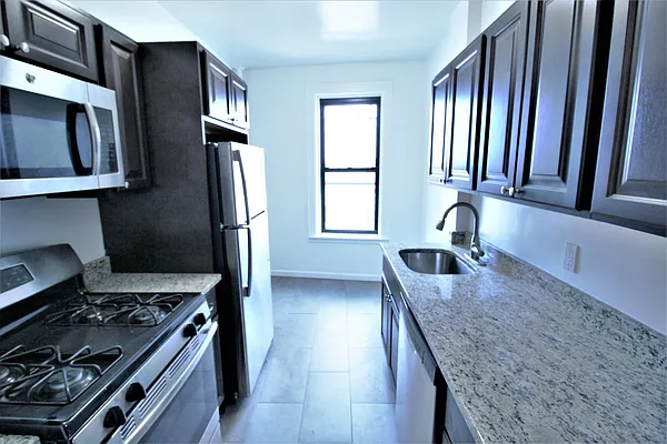 Rented by Kian Realty | media 1