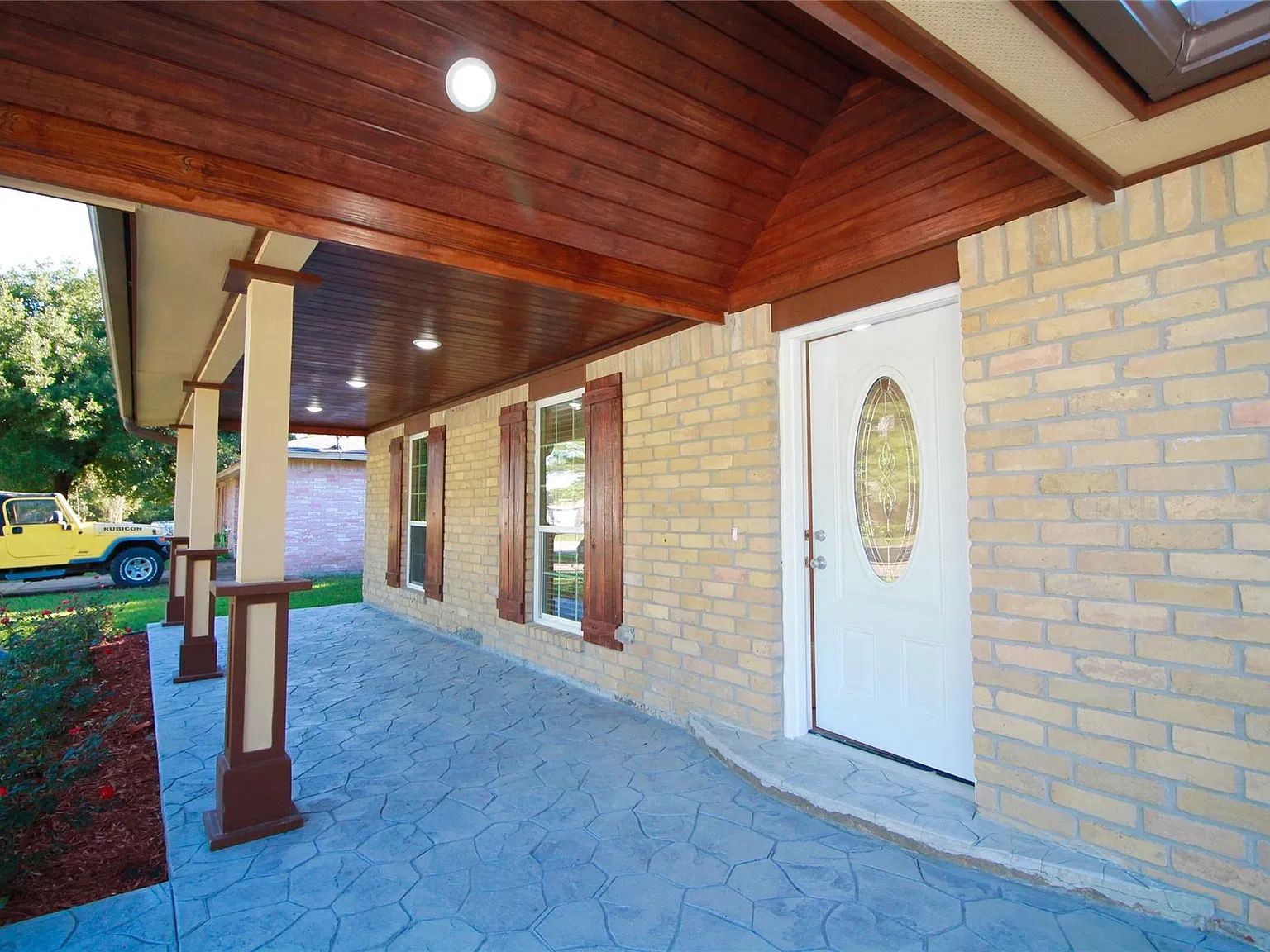 3 bed, 2.0 bath, 1257 sqft, $1,800 — Photo 4