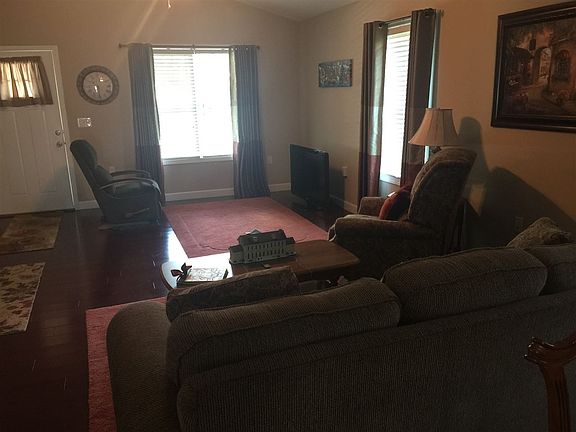 4th image of 304 College St