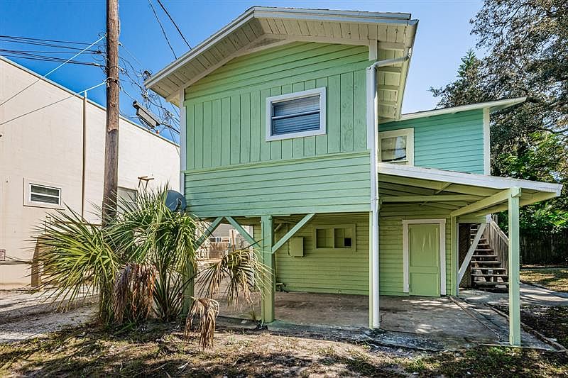 1st image of 456 Wood St #1/2