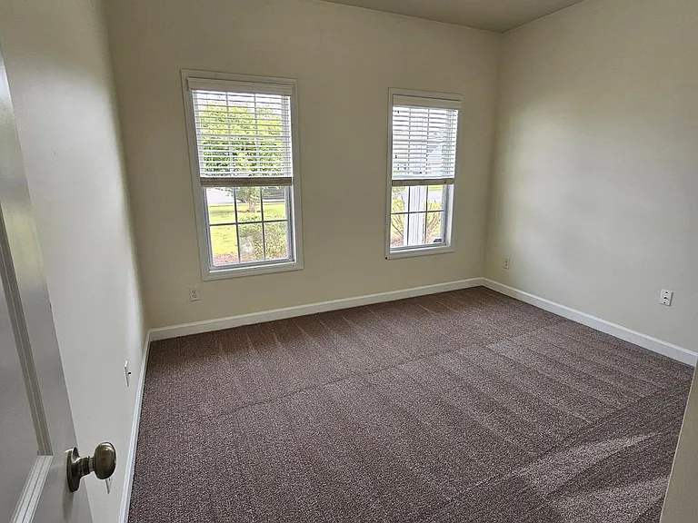 202 Winson Green Ln — Photo 7