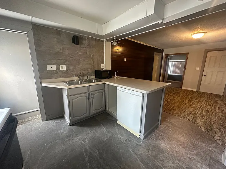 727 Washington St — Photo 19