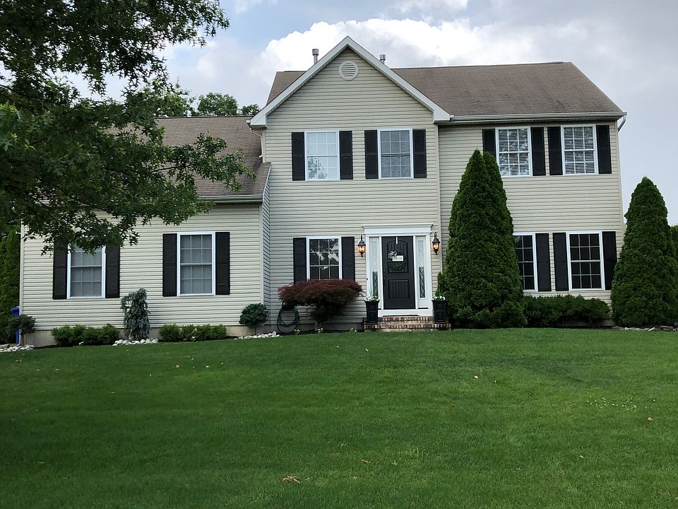 1st image of 1202 Wilkinson Dr