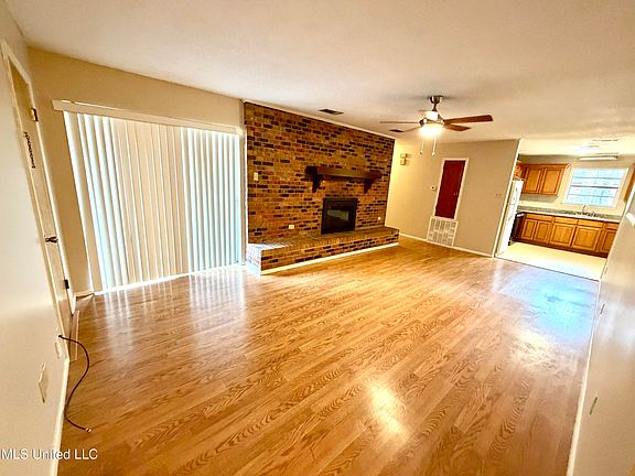 3rd image of 2643 El Viernes St