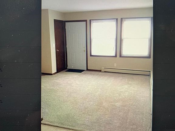 4th image of 568 37th Ave NE