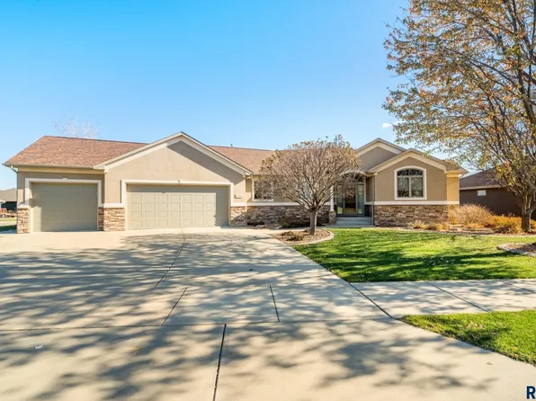 3504 N Galaxy Ln, Sioux Falls, SD 57107