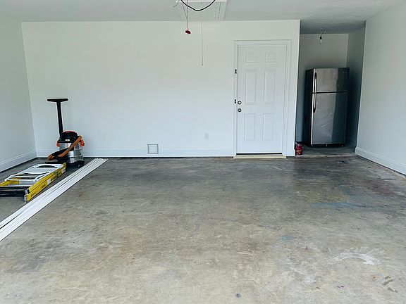 4th image of 562 Lincolns Dr