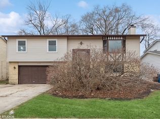 1116 S Busse Rd, Mount Prospect, IL 60056