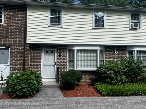 49 Oakridge Drive, Londonderry, NH 03053