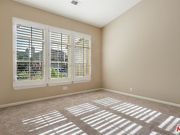 5th image of 3858 Mira Loma Dr