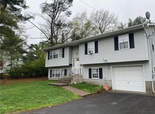 15 Bloom St, Garnerville, NY 10923