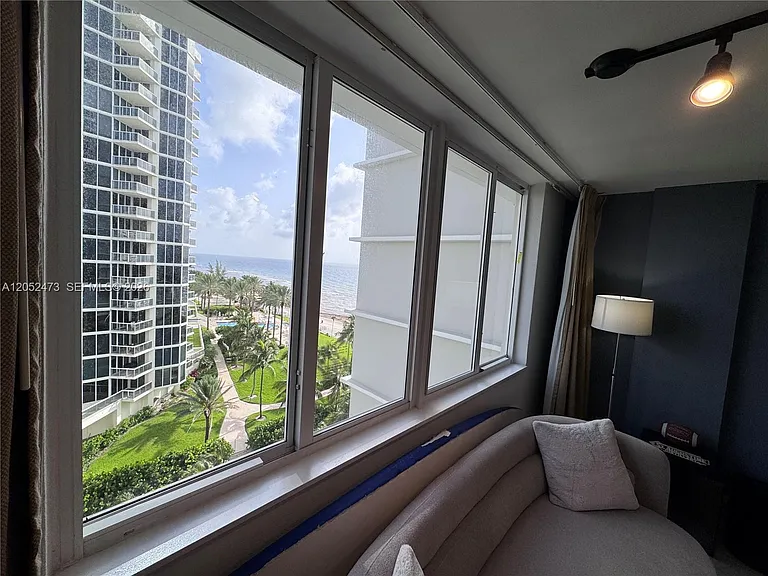 19201 Collins Ave #718 — Photo 5