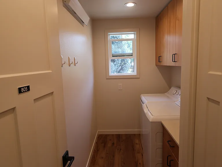 805 Donovan Ave — Photo 10